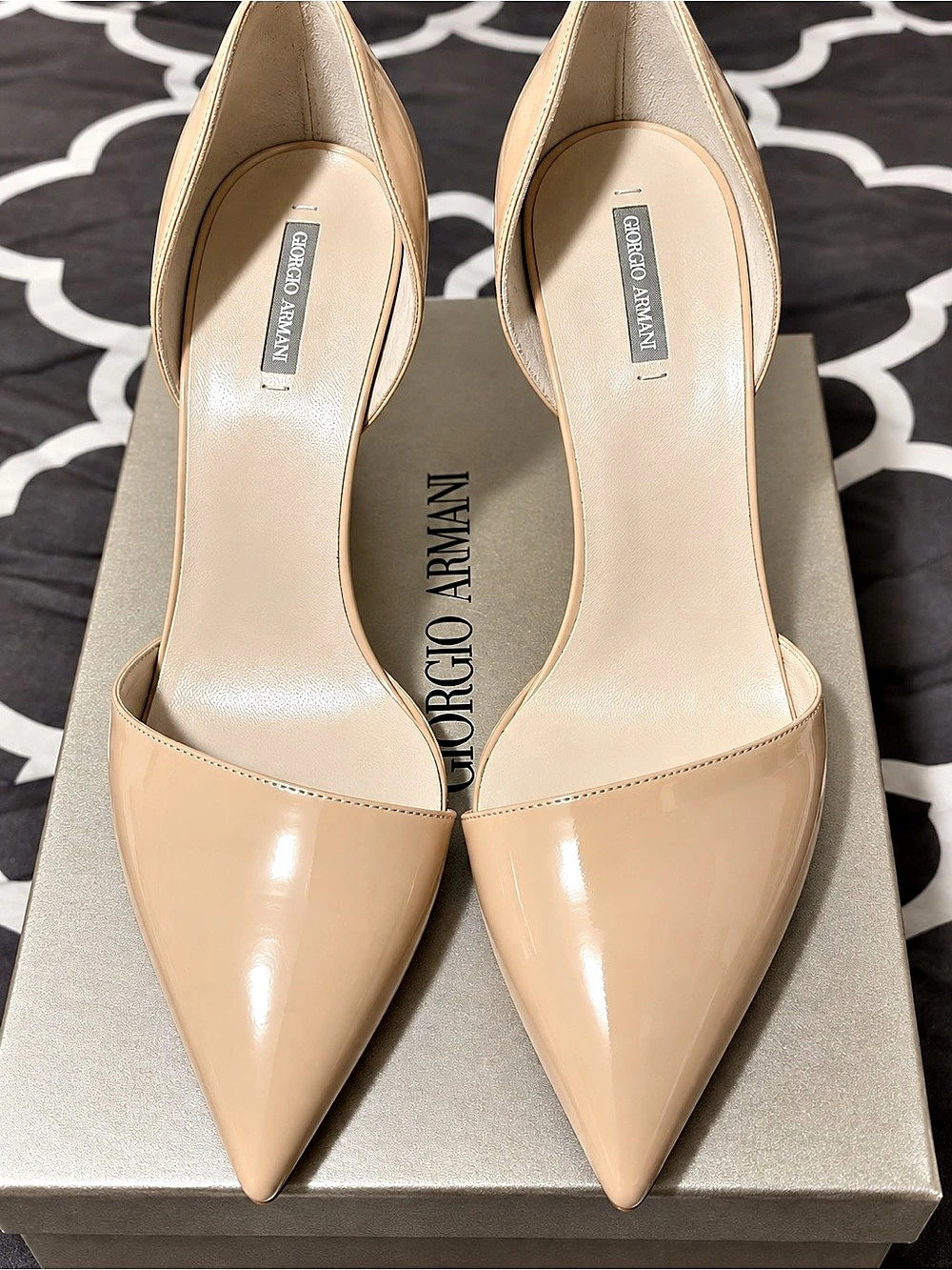 Giorgio Armani Nudo Patent Leather Pumps Tan EU 40